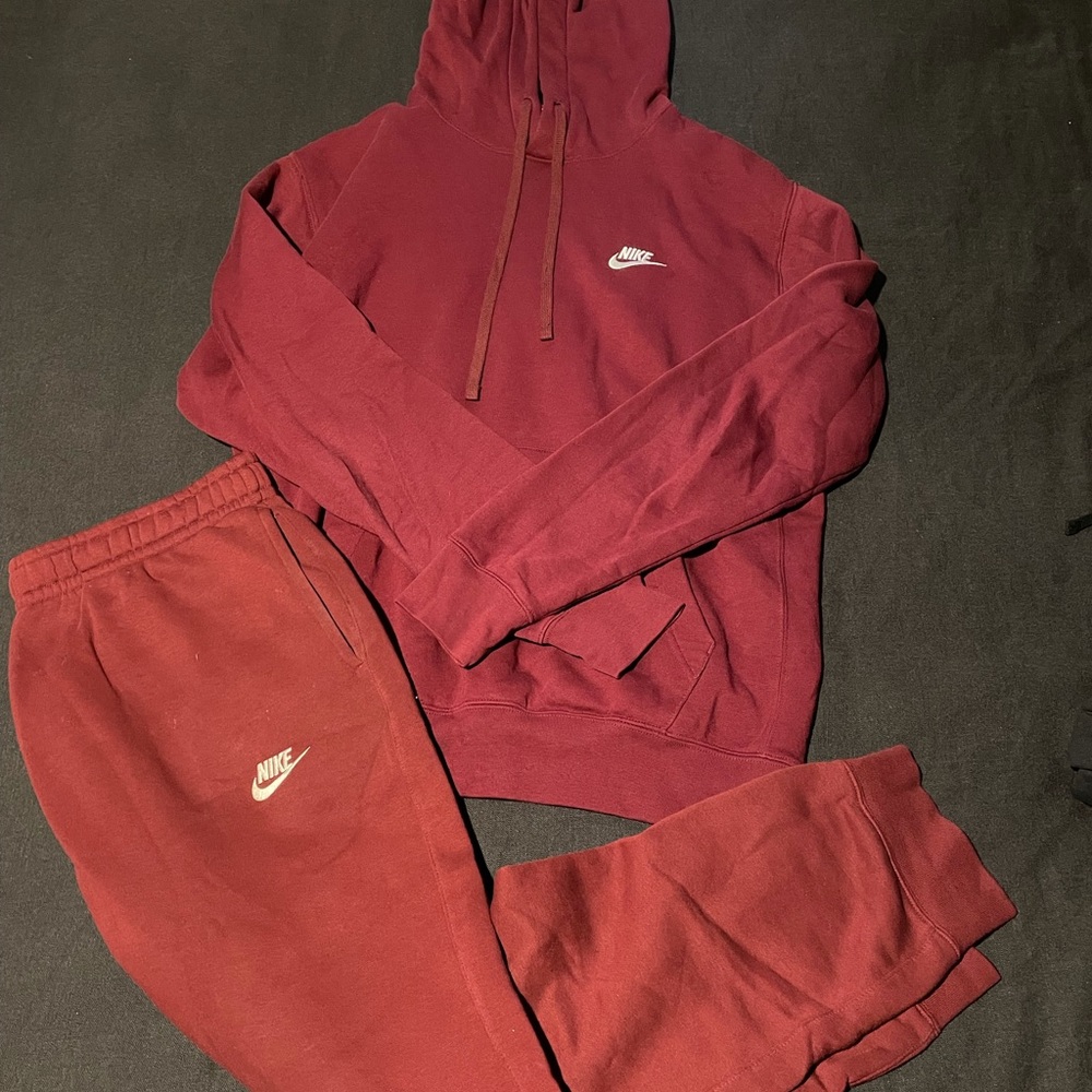 Nike sweatsuit